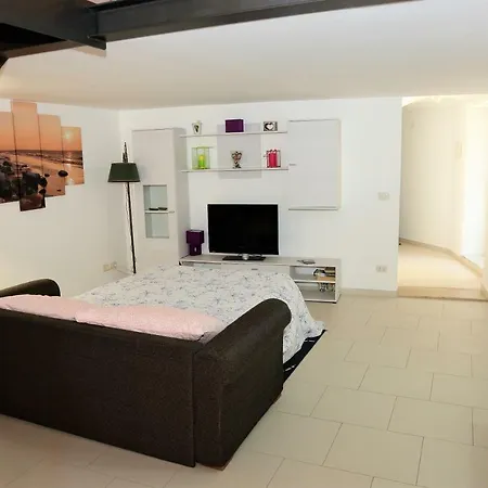 Mega House Appartement