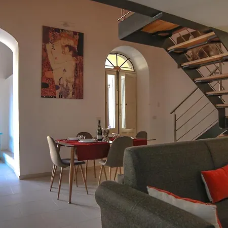 Mega House Apartment Catania